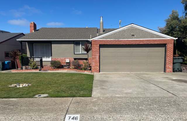 Welcome Home to 5 bedrooms 3 baths! photos photos