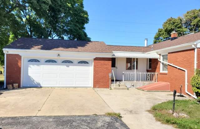 5889 E Albain Road Gallery 3