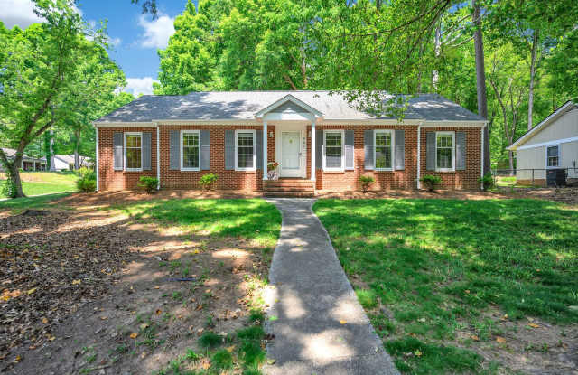 Charming Ranch Home in Matthews photos photos