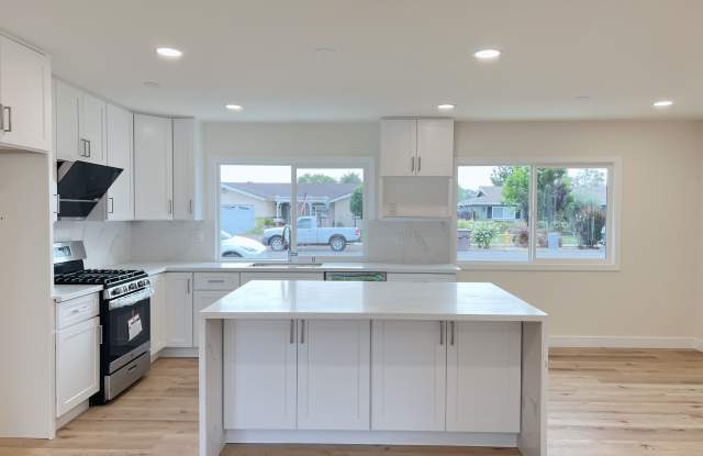 5261 Raintree Street photos photos