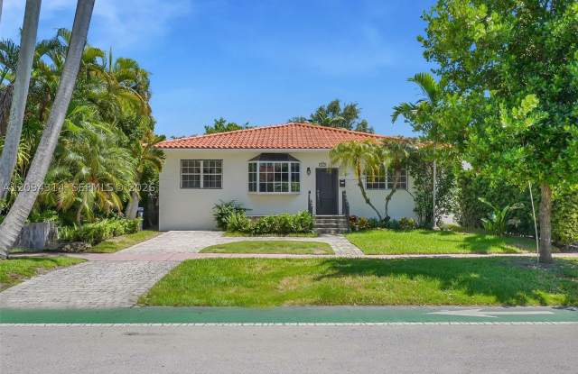 4529 Royal Palm Ave Gallery 1