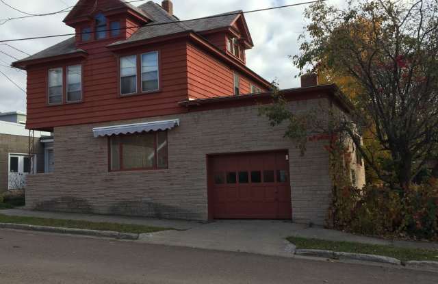 309 DAKOTA ST. HANCOCK Gallery 1