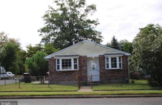 402 W EVESHAM ROAD photos photos