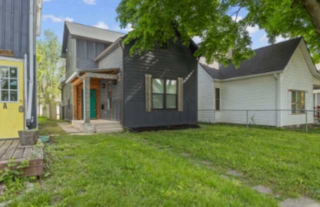Come tour this updated 4-bedroom, 2.5-bath home at 1806 Woodlawn Ave! photos photos