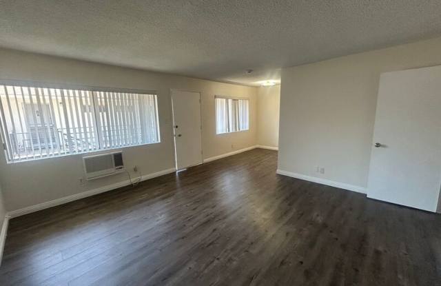 325 N Glendora Ave photos photos