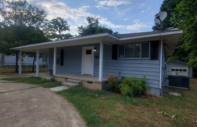 Contact Property managers Jeff and Tonia Rollins 501-626-9917 photos photos