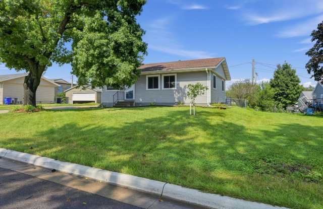 Charming 3BR House in Cedar Rapids Gallery 4