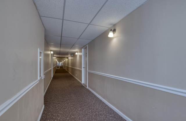 4657 Fountains Drive S Gallery 2
