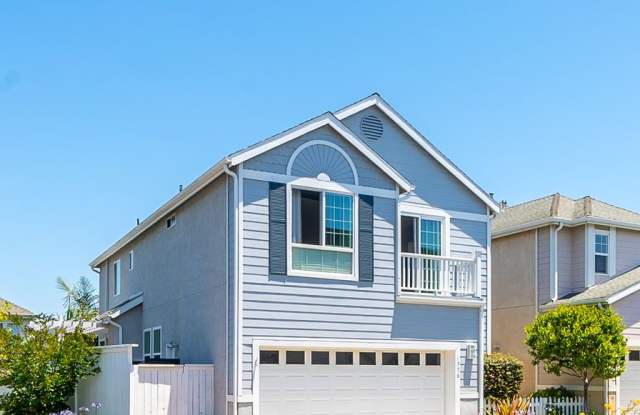 Quiet and Private 3 Bedroom Home in The Cape Community! photos photos