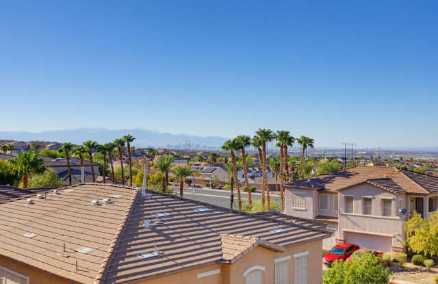 Henderson Townhome With Stunning Strip, City And Mountain Views Gallery 1