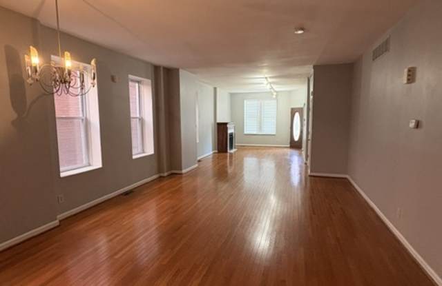 2738 Osage St Gallery 2