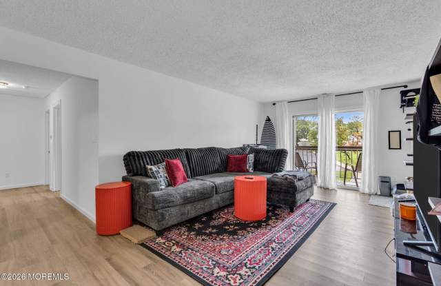 62 Diane Drive Gallery 2