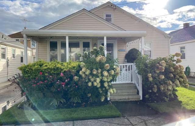 32 N Delavan Ave - 32 North Delavan Avenue, Margate City, NJ 08402