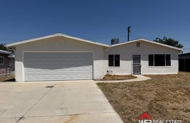 3 Bedroom - 1 1/2 Bathroom Home on a Large Lot photos photos