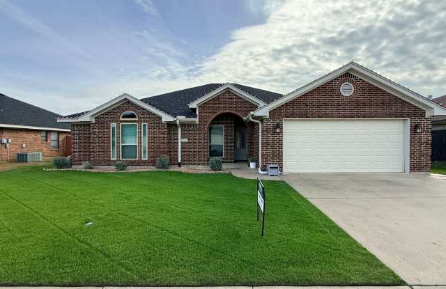 NEW IN MANAGEMENT - AVAILABLE NOW! - 2504 Hydrangea Avenue, Killeen, TX 76549