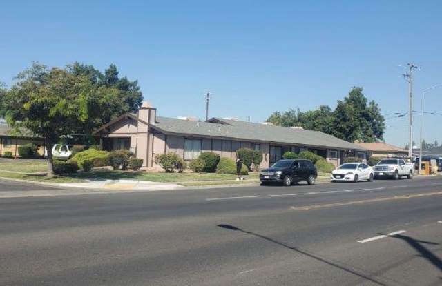 3016 Pontiac Ave 4 - 3016 West Pontiac Way, Fresno, CA 93722