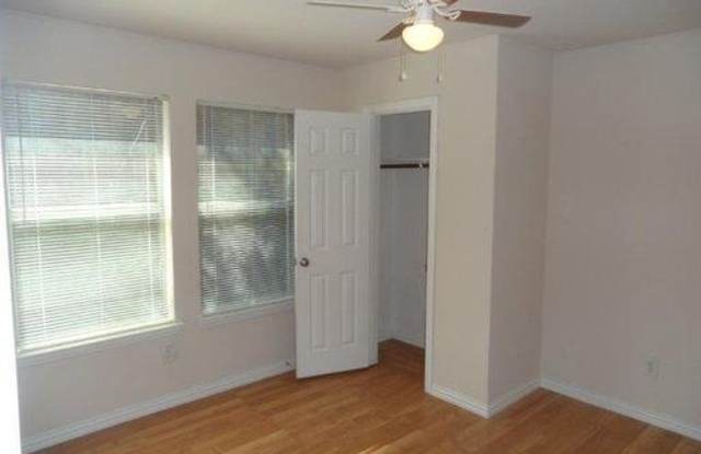 8118 Arbor Avenue Gallery 4
