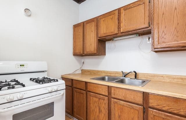 293 E DEERPATH RD 31 - 293 E Deerpath, Lake Forest, IL 60045