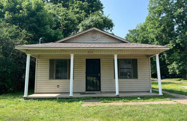 315 Bledsoe Ave - 315 Bledsoe Avenue, Covington, TN 38019 315 Bledsoe Ave - 315 Bledsoe Avenue, Covington, TN 38019