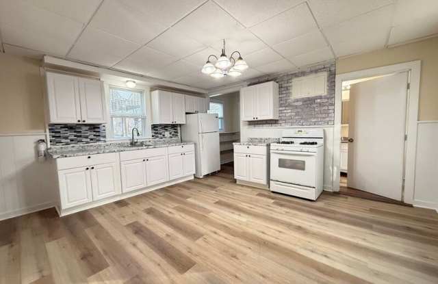 37 Grove St. - 37 Grove Street, Dover, NH 03820