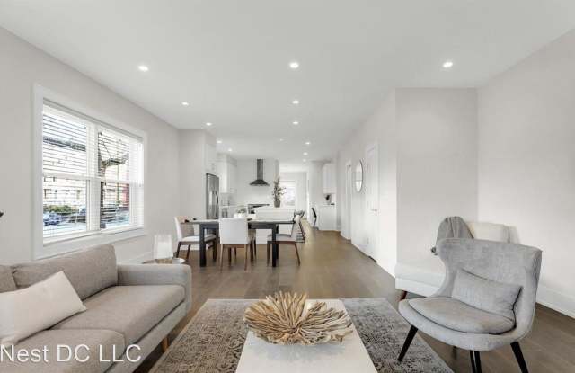 456 Randolph St NW Unit 1 Gallery 3
