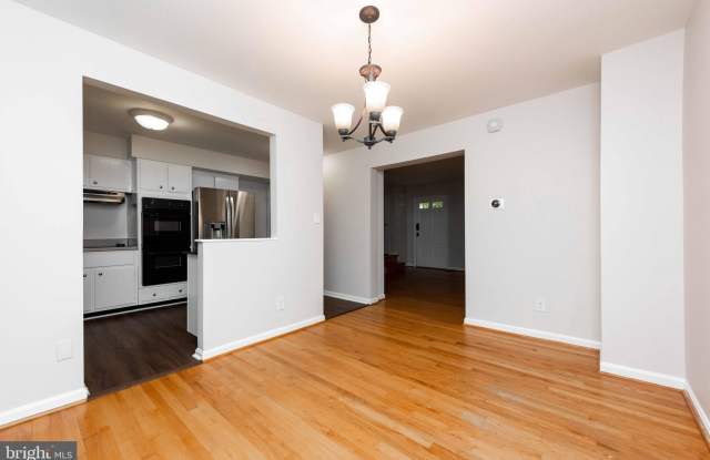 1544 BROOKSHIRE COURT Gallery 2