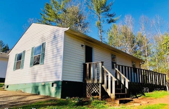 1679 Mulberry Mill Rd - 1679 Mulberry Mill Road, Mulberry, NC 28659
