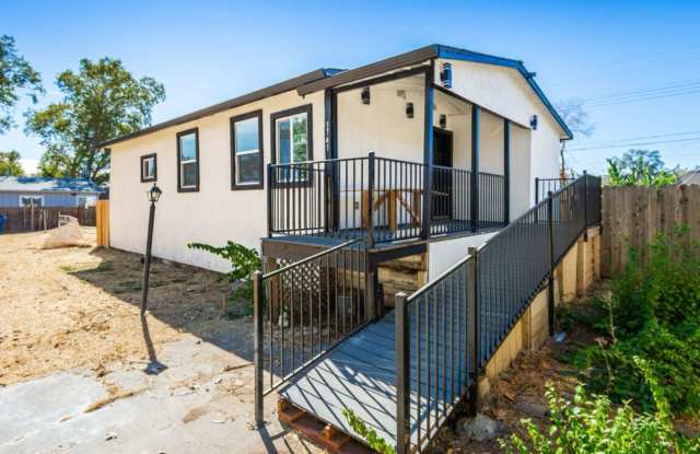3741 Jasmine Street photos photos