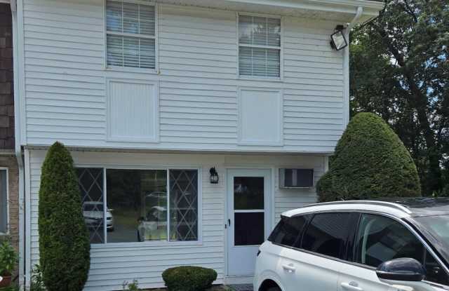 945 Riverside Drive photos photos