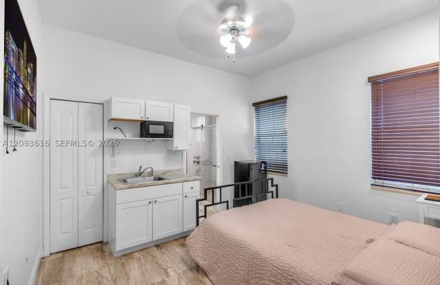 8944 NW 180th Ter Gallery 2