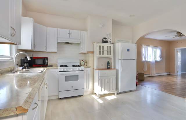 17 GRANT AVE photos photos