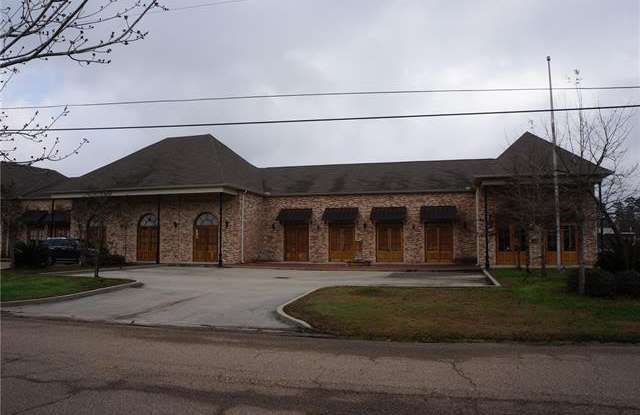 1305 DEREK Drive Gallery 3