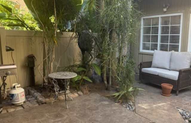 2542 Front Street photos photos