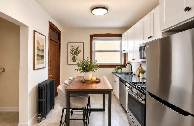 1648 W Albion Avenue Gallery 3