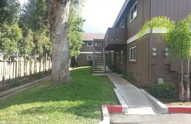 New Carpet - 2 parking spaces- Move In Special! - 1915 East Grand Avenue, Escondido, CA 92027