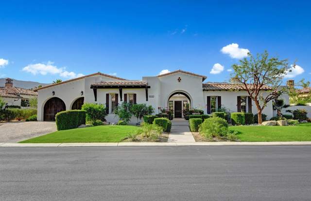81103 Monarchos Circle Gallery 3