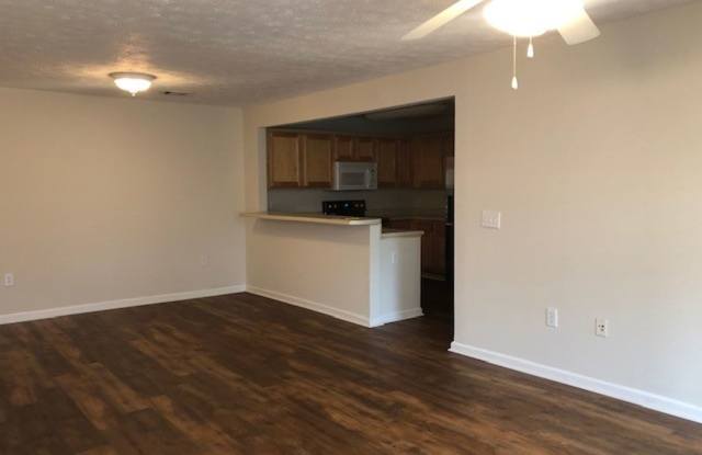 Southern Edge Condo - Close to Campus Gallery 3