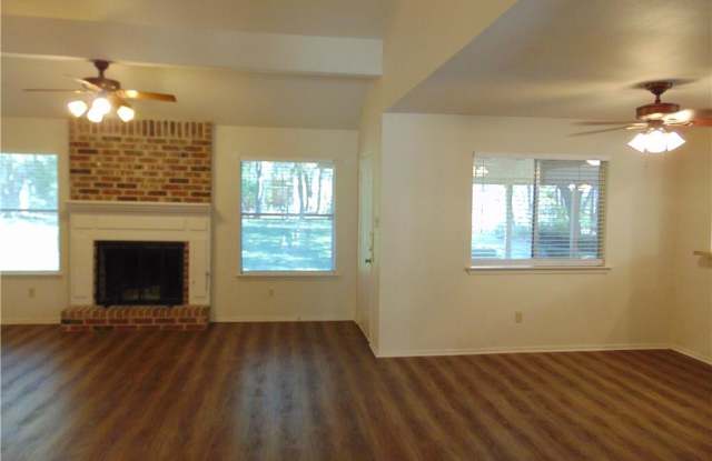 9213 Independence LOOP Gallery 3