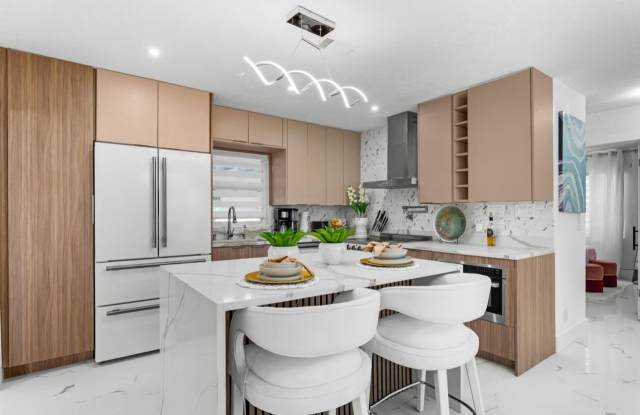 12417 S Indian River Drive Gallery 4