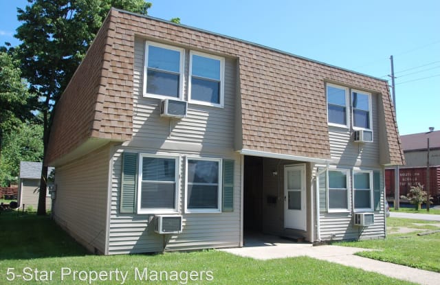 525 E Douglas Street Apt # 4 - 525 E Douglas St, Goshen, IN 46526