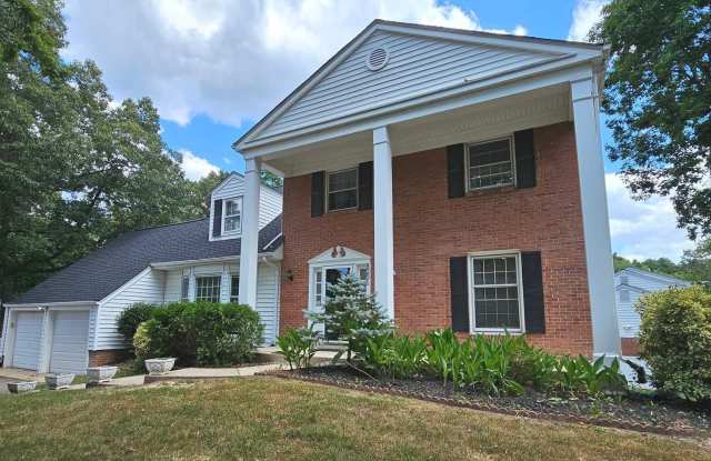 8251 CARRLEIGH PARKWAY Gallery 2