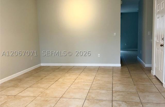 1067 NE 41st Pl Gallery 3