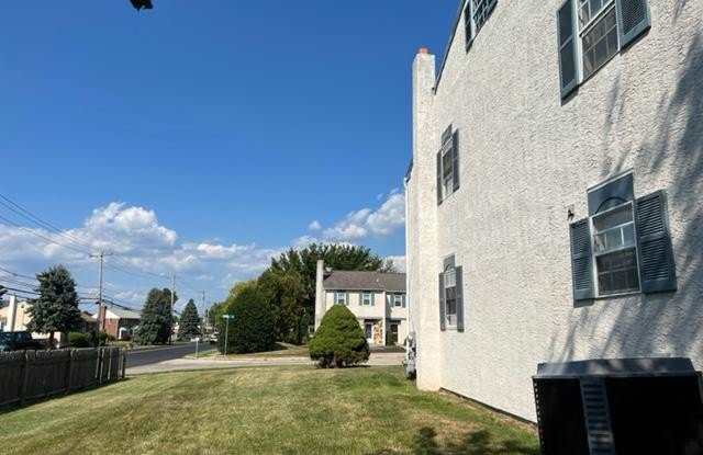 221 LAWNDALE AVENUE photos photos