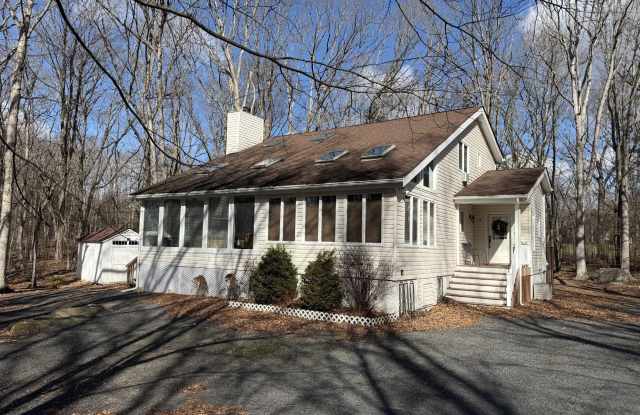 811 Paddock Court - 811 Paddock Court, Hemlock Farms, PA 18428 811 Paddock Court - 811 Paddock Court, Hemlock Farms, PA 18428