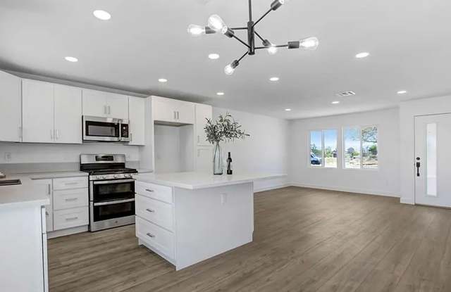 **$200 MOVE IN SPECIAL! Newly Remodeled/Open Concept/3 bed/2 bath home! photos photos