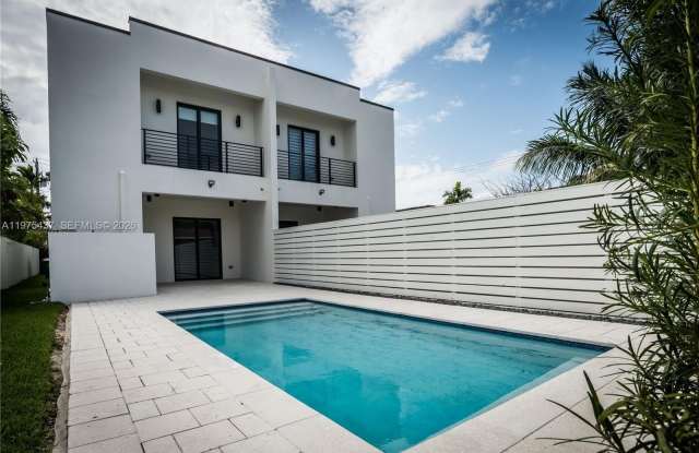 3107 SW 26th St photos photos