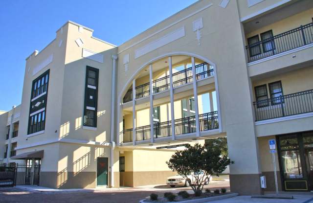 1303 North Main Street Gallery 2