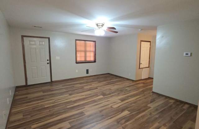 716 S. Greenwich Ave photos photos