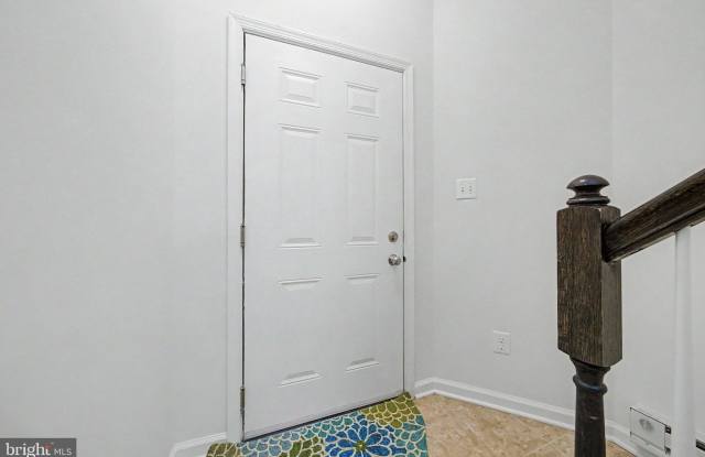 7458 BRUNSON Circle Gallery 3