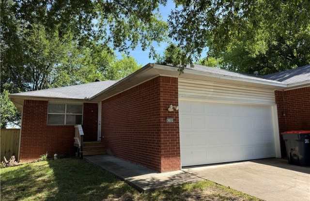 4310 Nightingale  LN Unit #B photos photos